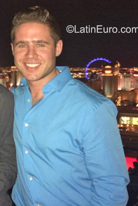 Date this good-looking United States man Website451 from Boston US16468