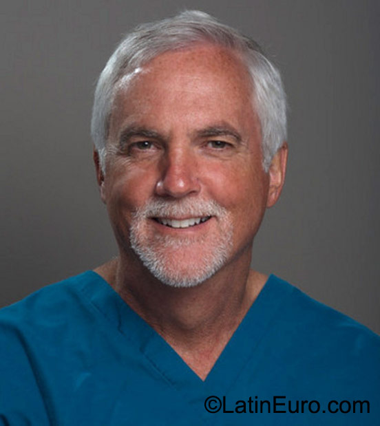 Date this fun United States man Docminican from Somersworth US16481