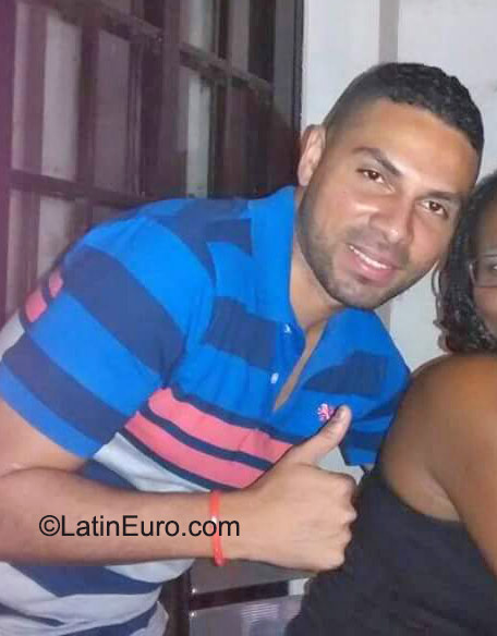 Date this foxy Colombia man Jhonathan from Cali CO18042