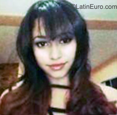 Date this sensual Honduras girl Yenceli from Comayagua HN1708