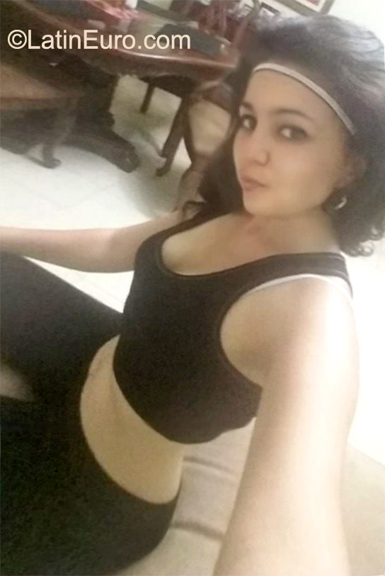 Date this delightful Honduras girl Paola from Comayagua HN1720