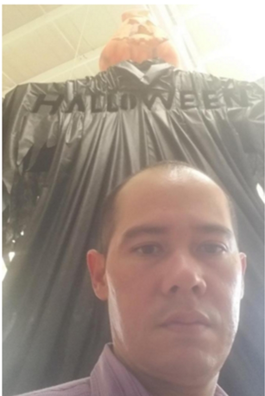 Date this voluptuous Colombia man Roberto tapias from Barranquilla CO18080