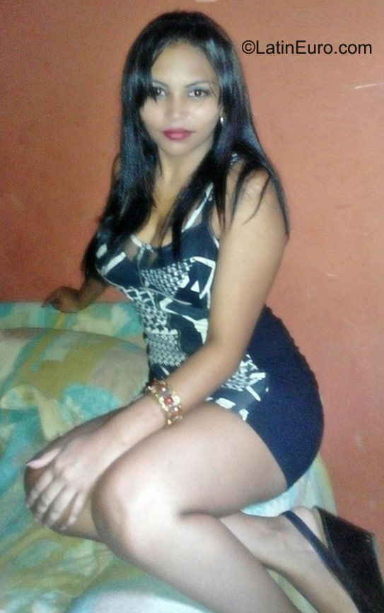 Date this tall Honduras girl Daniela from La Ceiba HN1724