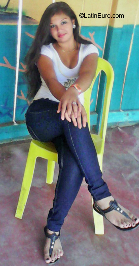 Date this attractive Honduras girl Alejandra from Tegucigalpa HN1732