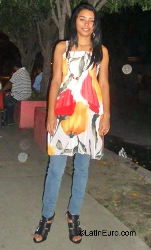 Date this attractive Honduras girl Brenda from San Pedro Sula HN1740