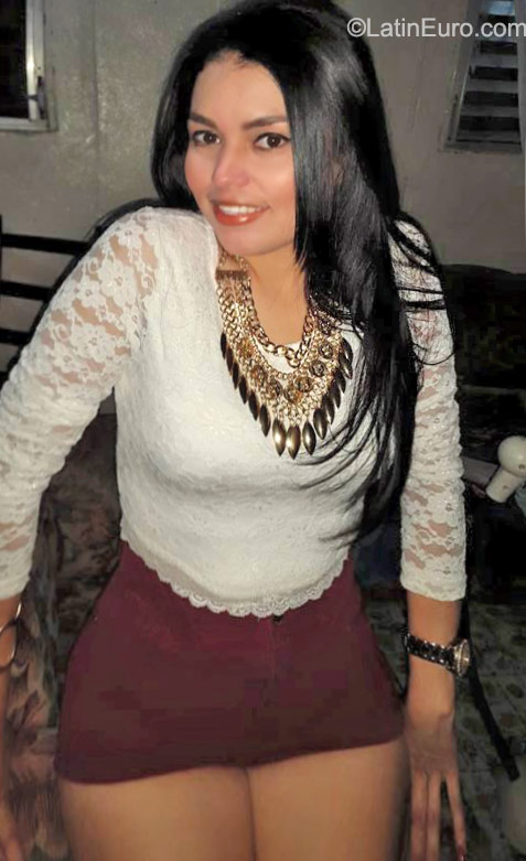 Date this gorgeous Honduras girl Luci from San Pedro Sula HN1771