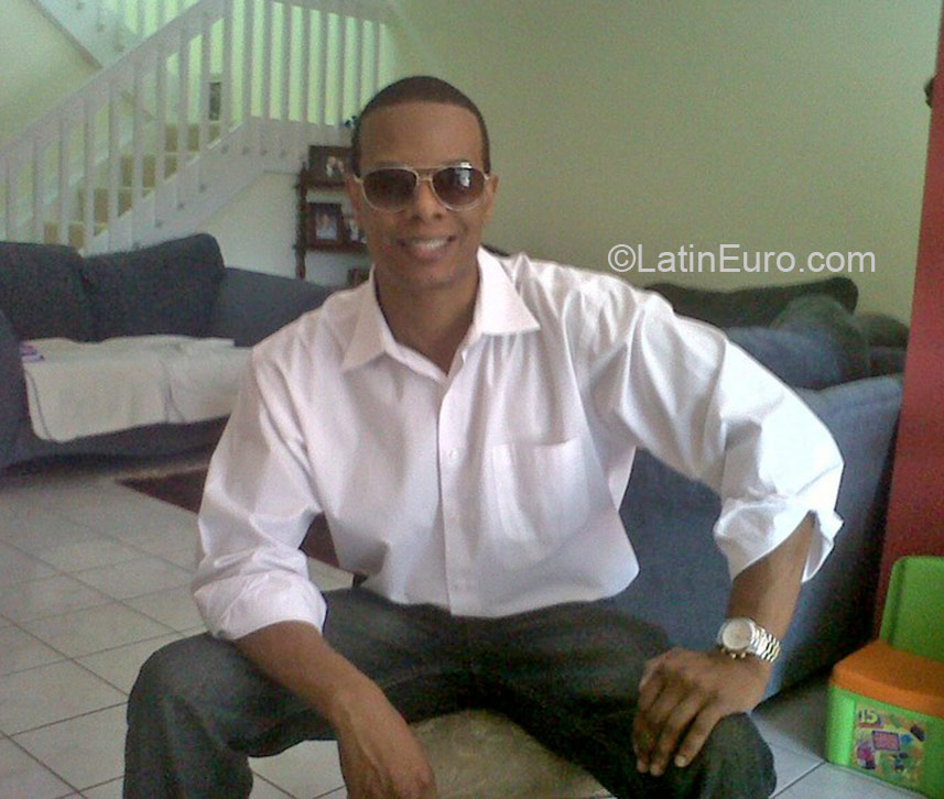 Date this stunning United States man Trueblue from Miramar US16640