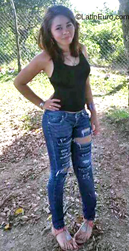 Date this charming Honduras girl Lores from Tocoa HN1813