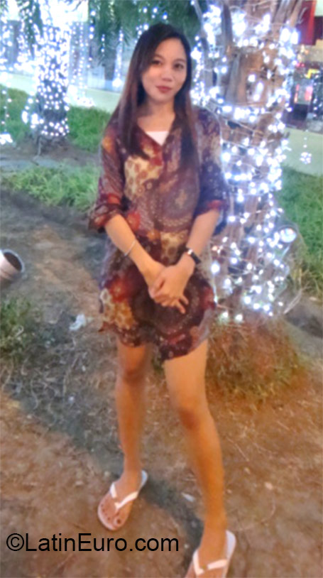 Date this sensual Philippines girl Vanessa from Manila PH841