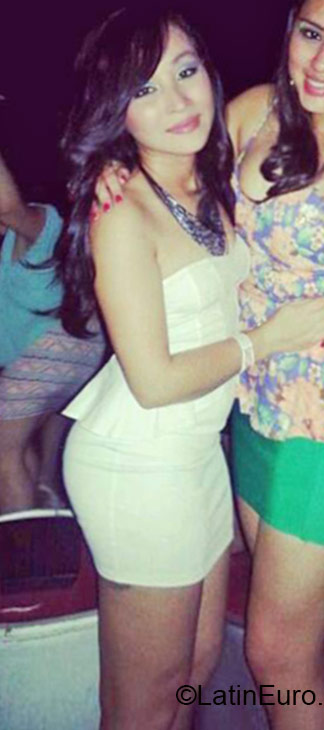 Date this beautiful Honduras girl Samanta from Roatan HN1823