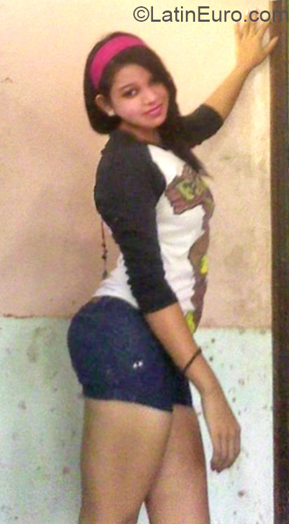 Date this stunning Honduras girl Genia from La Ceiba HN1838