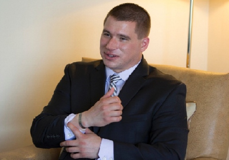 Date this hard body United States man Gary from Fort Knox US16735