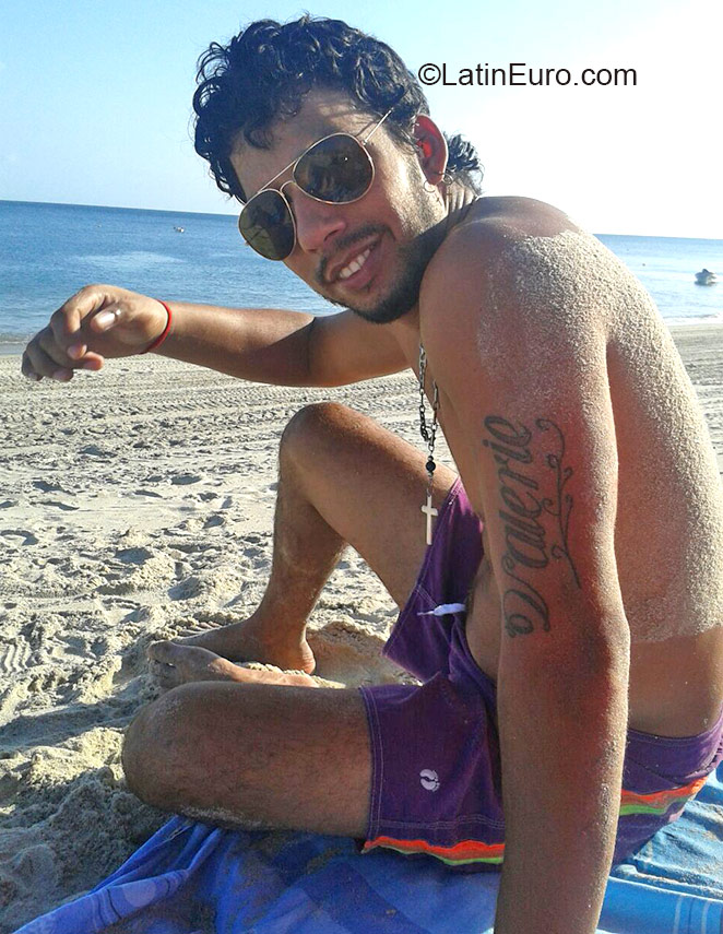 Date this funny Panama man Tony from Panama City PA768