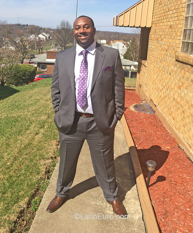 Date this hard body United States man Liteweight24 from Steubenville US16772