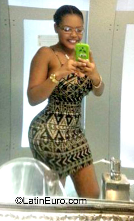 Date this young Jamaica girl Tonashae from Kingston JM2229