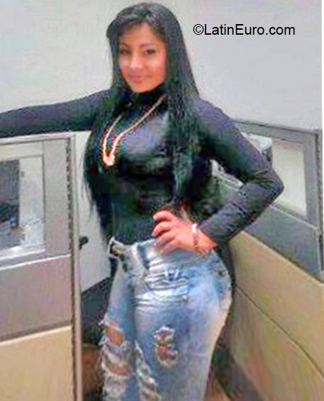 Date this pretty Panama girl Cristi from Panama City PA830