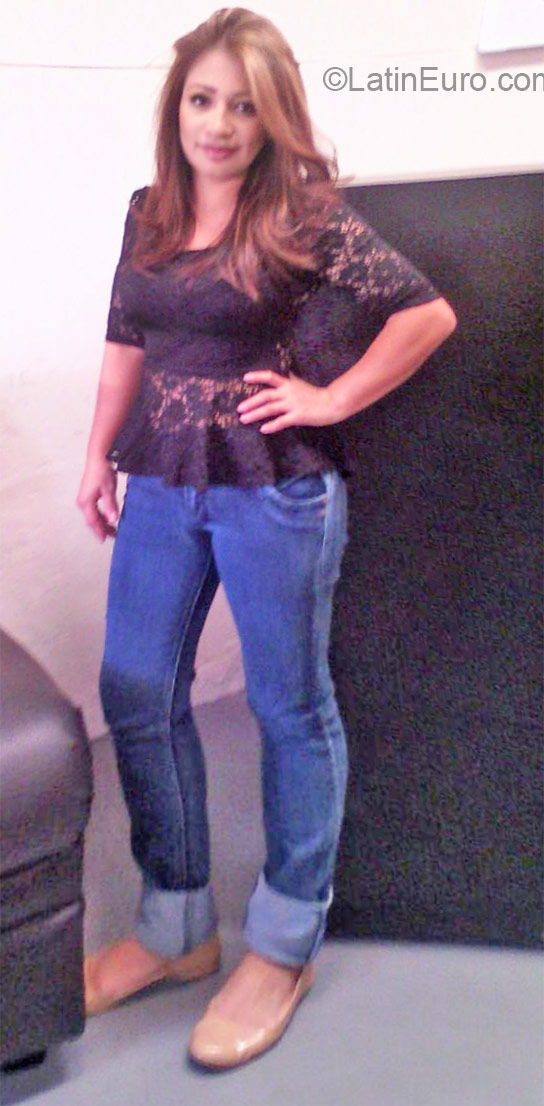 Date this stunning Honduras girl Mabel from Tegucigalpa HN1922