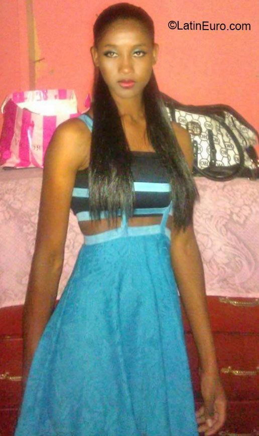 Date this nice looking Jamaica girl Tracy from Kingston JM2240