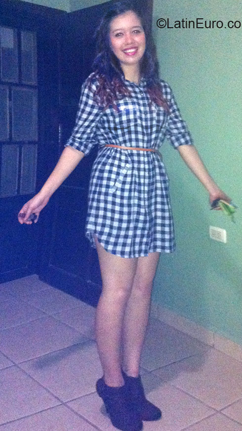 Date this good-looking Honduras girl Kensy from Copan HN2304