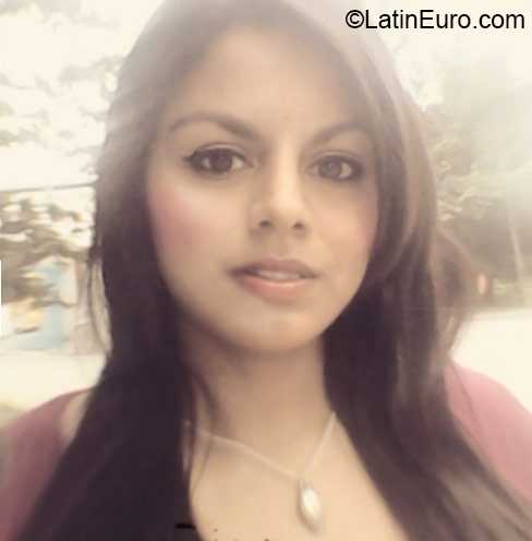 Date this charming Honduras girl Fernanda from Tegucigalpa HN1933
