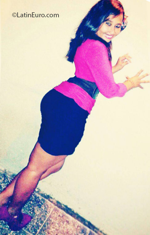 Date this charming Honduras girl Maria from La Ceiba HN1945