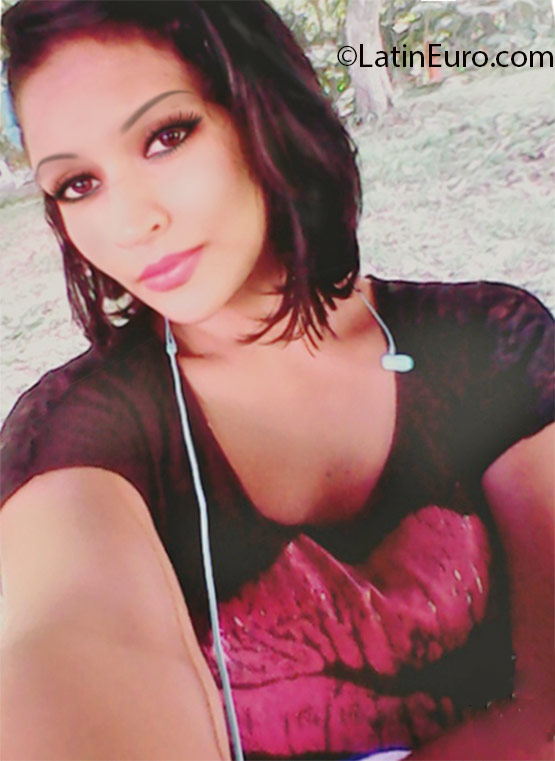 Date this young Honduras girl Yosi from Tegucigalpa HN1965