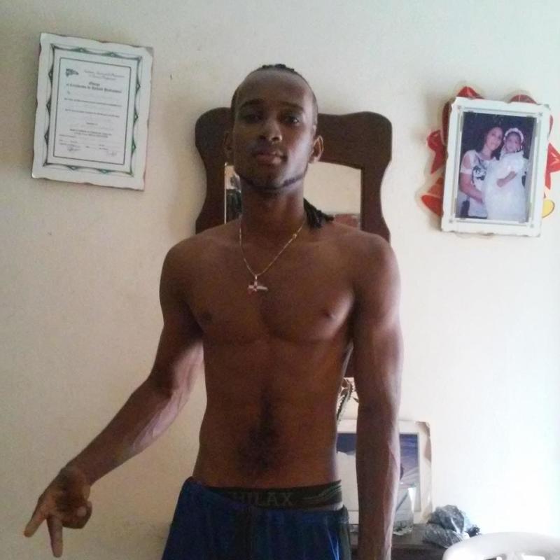 Date this hard body Dominican Republic man Rafael lorenzo from Santo Domingo DO24711