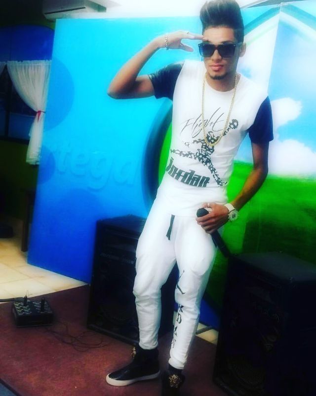 Date this happy Dominican Republic man Edwin from Santo Domingo DO24899