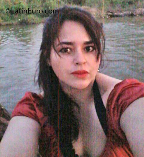 Date this good-looking Honduras girl Glenda from Tegucigalpa HN2031