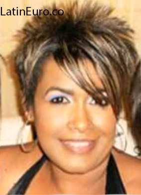 Date this sensual Venezuela girl Siena from Caracas VE654