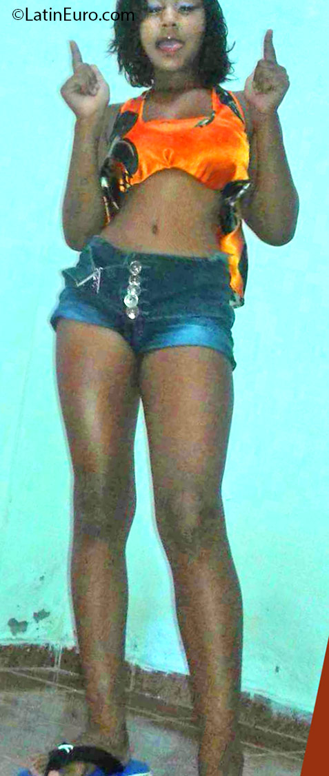 Date this foxy Brazil girl Vanessa from Caratinga BR9596