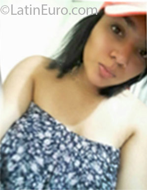 Date this charming Panama girl Milagros from Panama PA901