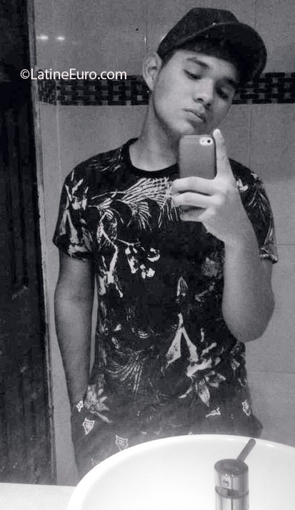 Date this foxy Panama man Reynier Rodrigu from Panama Ciudad PA907