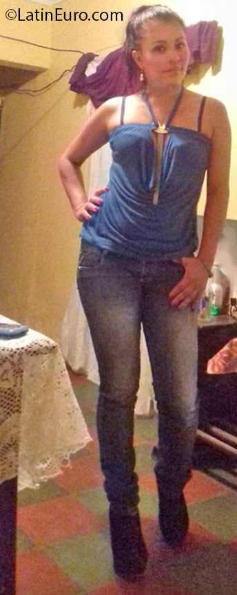 Date this attractive Honduras girl Adia from Siguatepeque HN2048