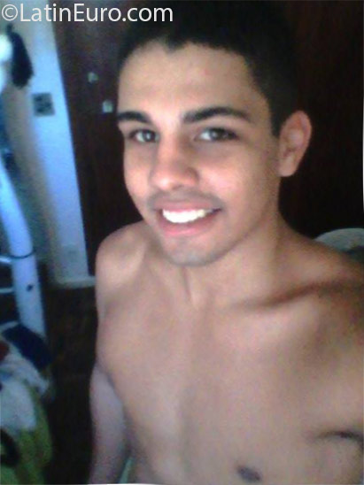 Date this delightful Brazil man Tom from Vitoria BR9607
