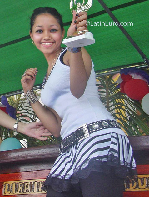 Date this hot Honduras girl Glendie from San Pedro Sula HN2055