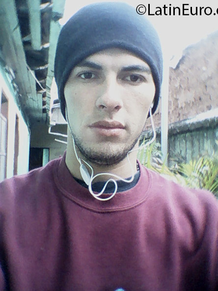 Date this voluptuous Honduras man Erick from Tegucigalpa HN2057