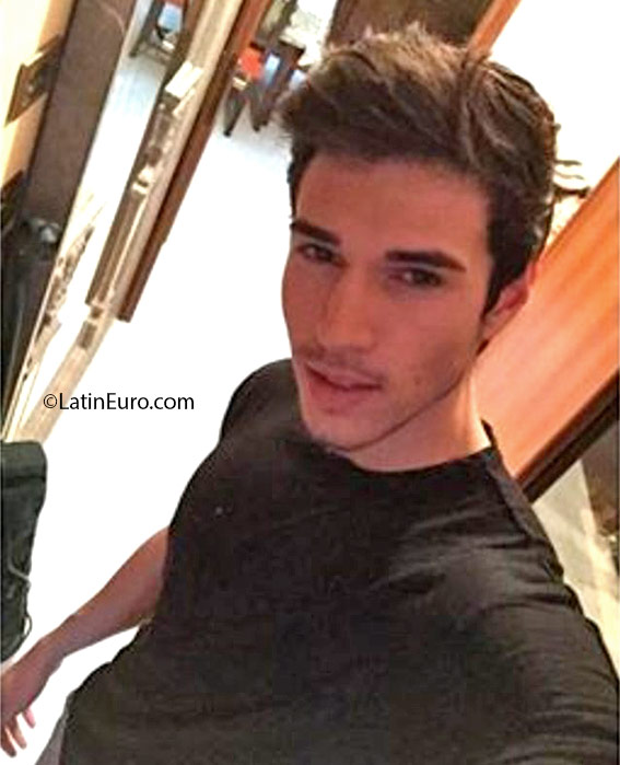 Date this nice looking United States man Ndark93 from Miami US17162