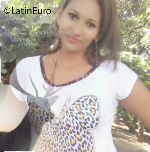 Date this cute Honduras girl Iza from Tegucigalpa HN2083