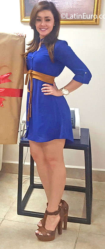 Date this sultry Honduras girl Elisbeth from San Pedro Sula HN2087