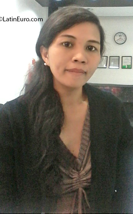 Date this happy Philippines girl Analin from Ormoc City PH888