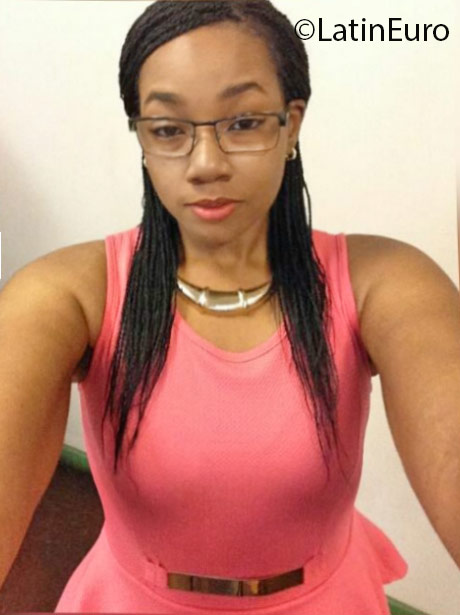 Date this athletic Jamaica girl Sami from Kingston JM2295