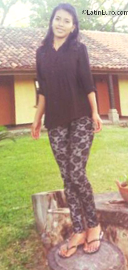 Date this georgeous Honduras girl Alenia from Tegucigalpa HN2115