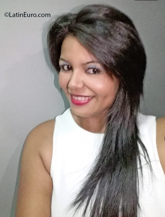 Date this tall Honduras girl Julissa from Tegucigalpa HN2116