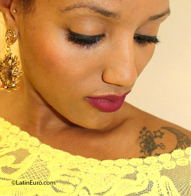 Date this tall Switzerland girl Thais from Bern CH143