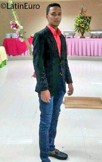 Date this lovely Dominican Republic man Francis from Santo Domingo DO25484