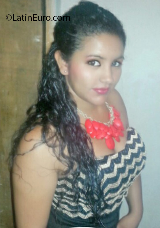 Date this foxy Honduras girl Lilian from Tegucigalpa HN2123