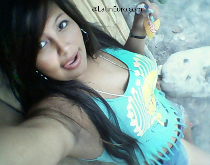 Date this voluptuous Honduras girl Keily from Tegucigalpa HN2129