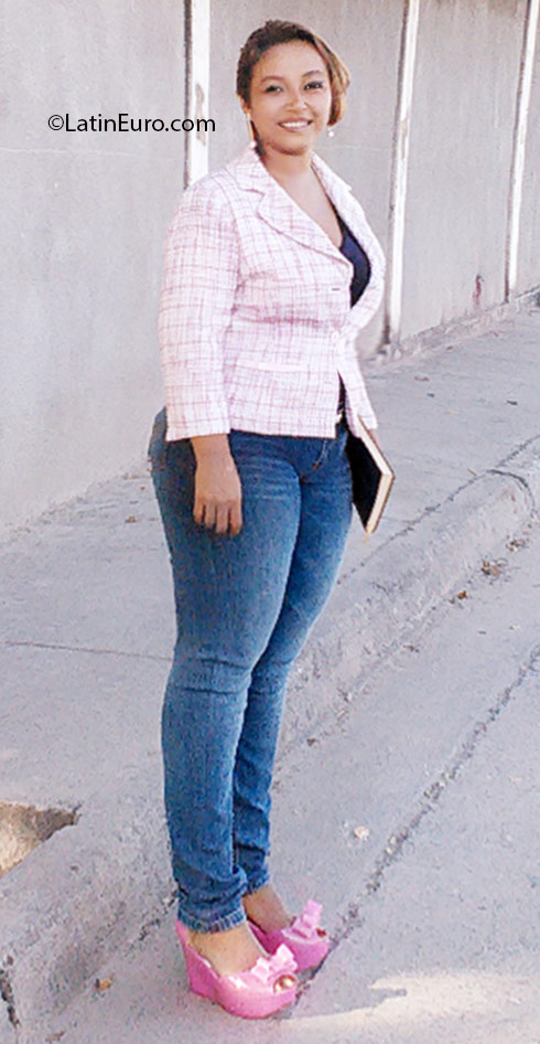 Date this stunning Honduras girl Isa from San Pedro Sula HN2141