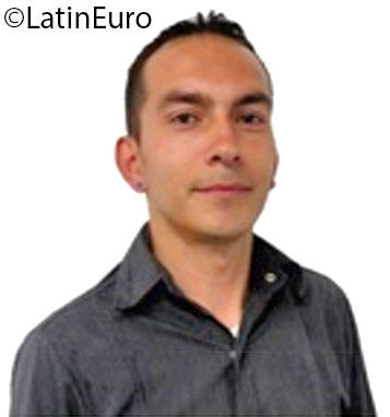 Date this gorgeous Colombia man ANDREY from Bogota CO18884